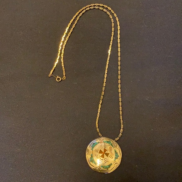 Jewelry - 22 inch silver chain with a Navajo silver like pendant